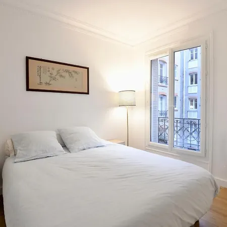 Nice Apt For 2- Bright In باريس