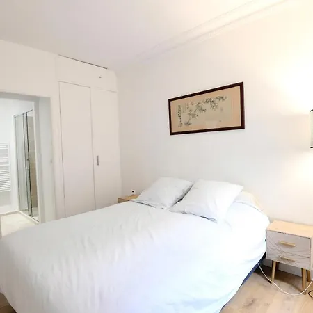 Nice Apt For 2- Bright In باريس